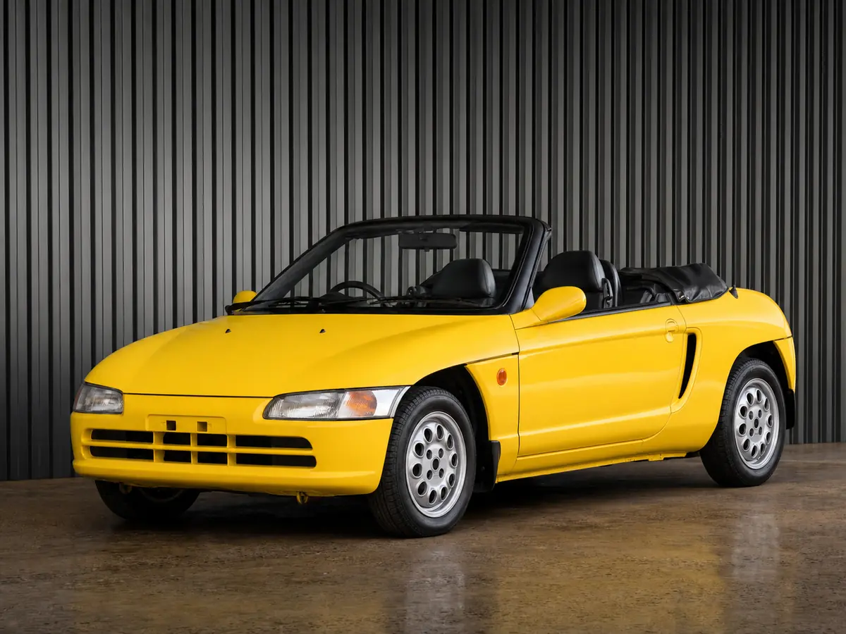 Yellow Honda Beat PP1 mid-engine kei roadster
